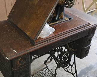 Singer Sewing Machine