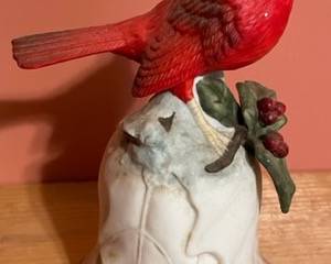 Avon 2000 cardinal bell