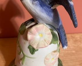 Avon 2001 blue jay bell