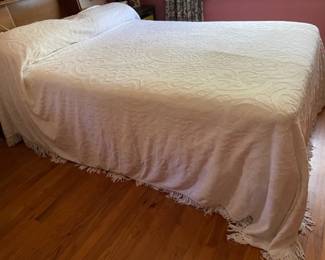 chenille spread on full/double  bed