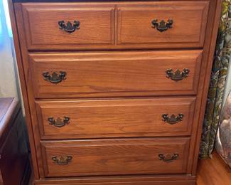 4 drawer chest of drawers #2