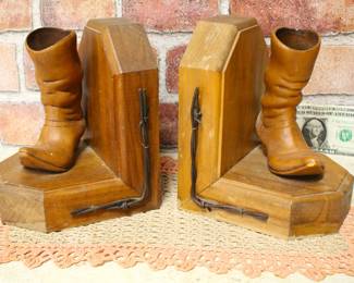 BOOT BOOKENDS