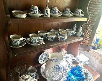 Blue & White dishes, Blue Danube, Blue Willow