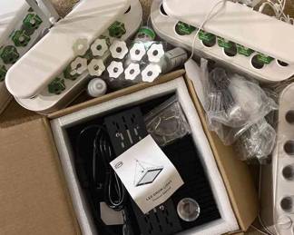 Grow Light w 4 Click Grow Pod Garden