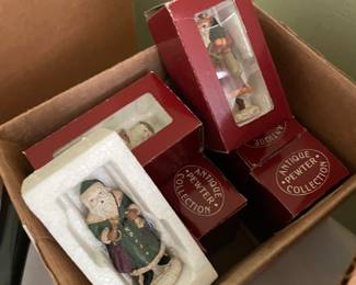 Vtg Xmas figurines 