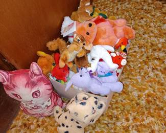 vintage stuffed animals and beanie babies