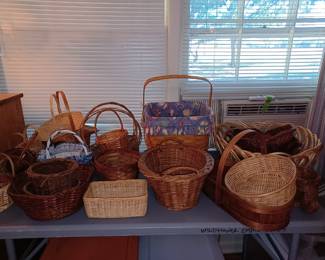 baskets asst size and shape
