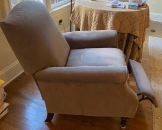 Pair of Matching Recliners