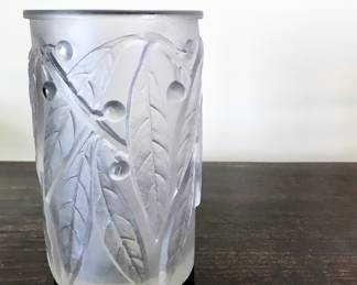 Rene Lalique
Laurier vase, 1922
crystal
7” x 4 3/8”
$800