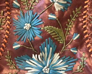 Detail
Isabella Fiore
hand stitched leather handbag
$300