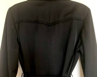 Detail
Cole Haan
ladies black trench coat
70/30 cotton/nylon
size 12
$150