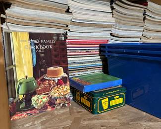 ideals Family cookbooks/magazines