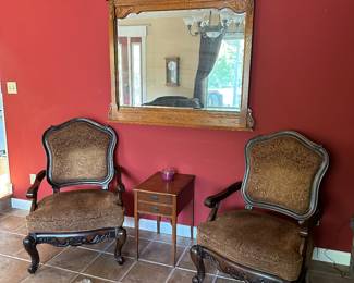 Wall mirror, accent table, chairs