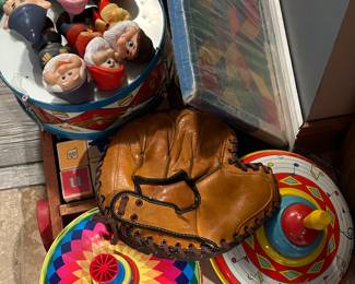 Old Tin Tops 6 of the 7 Dwarfs