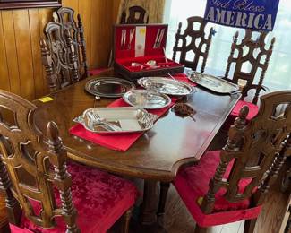 1070's Mediterranean dining set