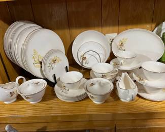 Another dinnerware set