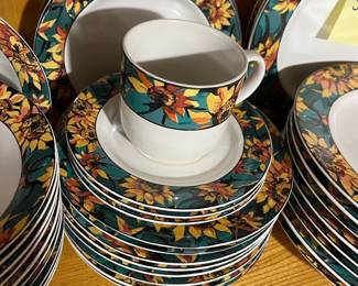 Sunflower pattern Vitromaster dinnerware by Sue Zipkin