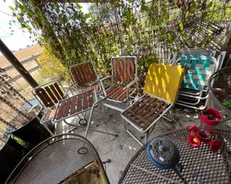 And lastly .....THE BACK PATIO!  5 pc. alumium folding patio set