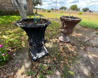 Planter urns