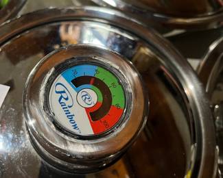 Has temperature lid handles