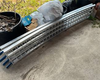 Excellent pair of mower ramps