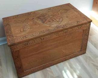 Engraved Wooden Trunk With Hamlet Quote