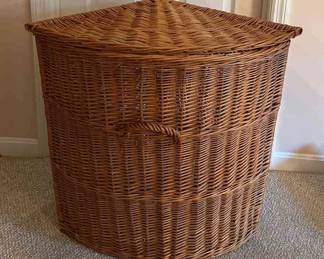 Large Wicker Laundry Storage Lidded Basket 