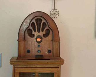 Norman Rockwell Collecters Edition Radio By Thomas And More
