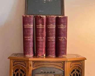 Thomas Pacconi Home Audio Set More