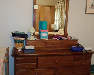 DRESSER & MIRROR