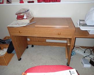SEWING MACHINE TABLE