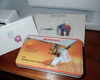 BERNINA B700 EMBRODERY SEWING MACHINE  WITH ACCESSORIES.