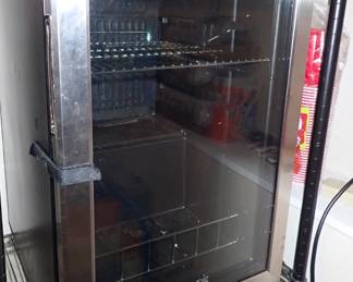 BEVERAGE COOLER