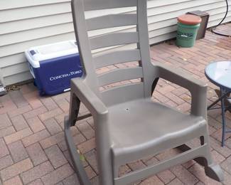 OUTDOOR ROCKERS & TABLE