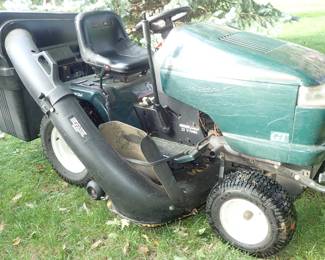 RIDING LAWN MOWER  - CRAFTSMAN  GT - KOHLER PRO 22 V-TWIN - 46" CUT  - WITH BAGGER - RUNS GOOD