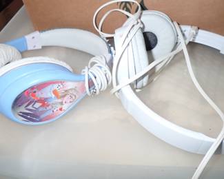 HEAD PHONES