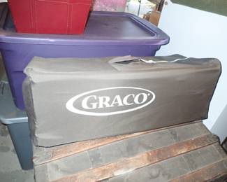 PLAY PEN GRACO