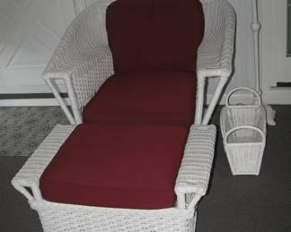 Wicker chair/ottoman