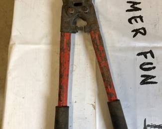 Bolt cutters