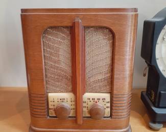 Another Vintage Radio!