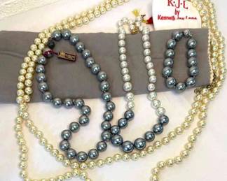 Large Pearl Necklaces