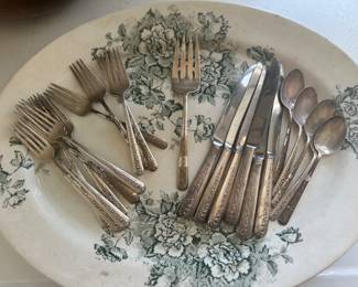 Item 101: Sterling silver 22 piece set Rambler Rose