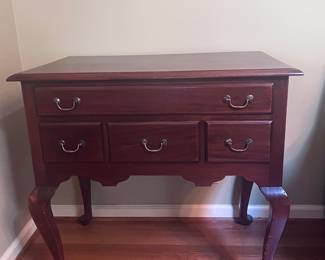 Item 5: antique solid woodnightstand/ end table w/ drawers $139