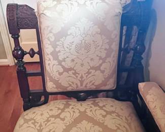 Item 15: fabric in great condition !