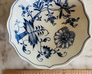 Item 46: Meissen antique porcelain $19