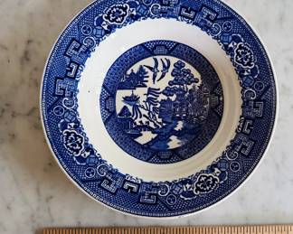 Item 52:
6 Homer Laughlin Willow bowls
$48