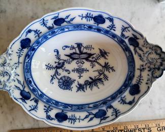 Item 53: Serving Bowl w/ lid removed