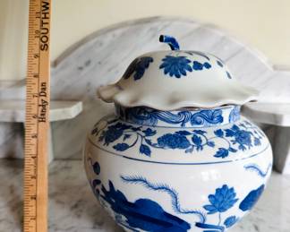 Item 74: Beautiful Asian ginger jar with lid $36