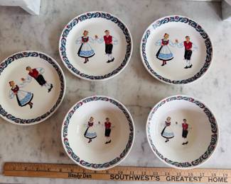 Item 76:
Set of 5 bowls $44