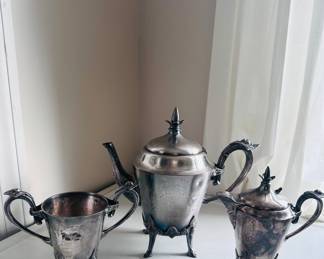 Items 94&95: pictured as a set